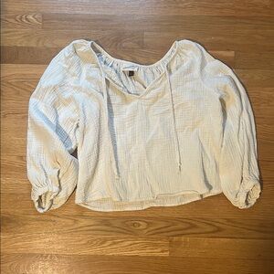 Target Women's flowy peasant  Cream Top